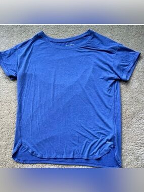 Amazon Essentials Blue Short Sleeve Athletic T-Shirt - Size L - VGUC - Stretch